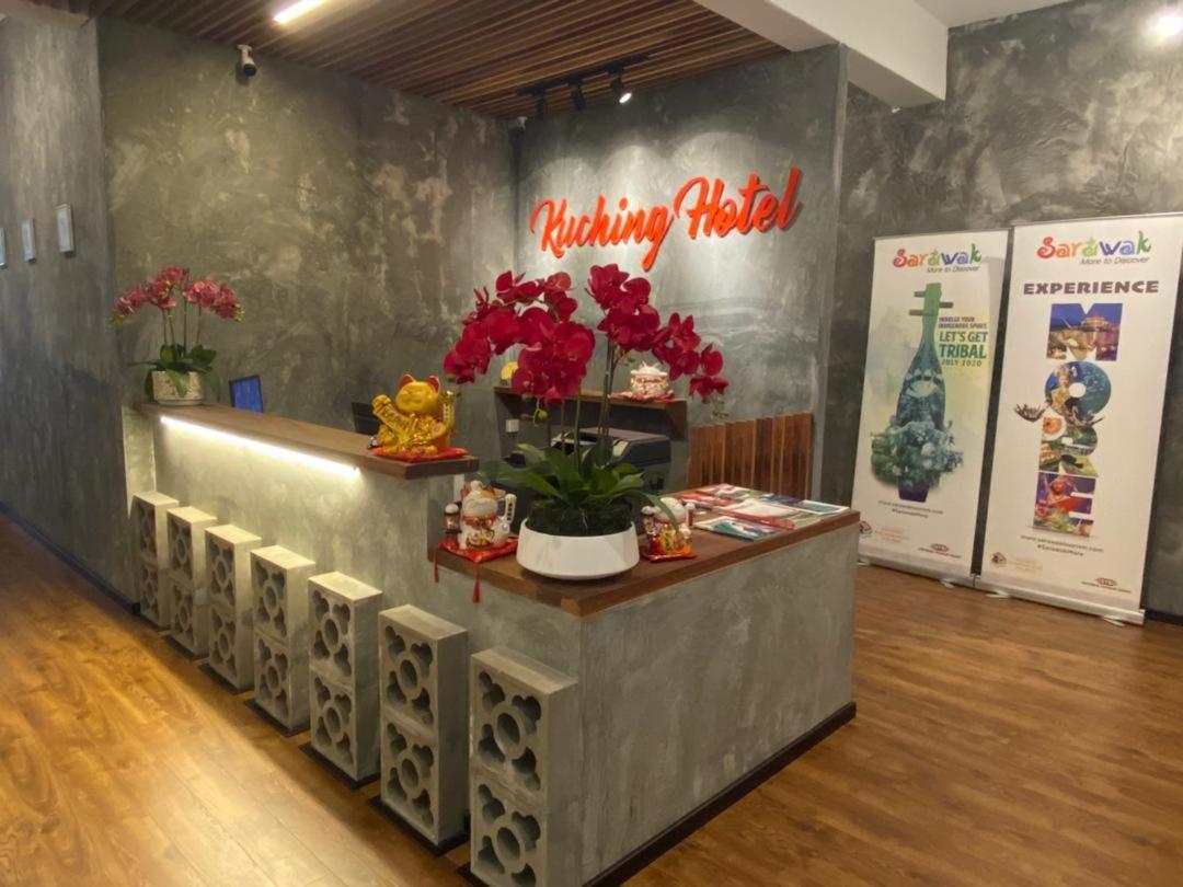 Kuching Hotel Eksteriør billede
